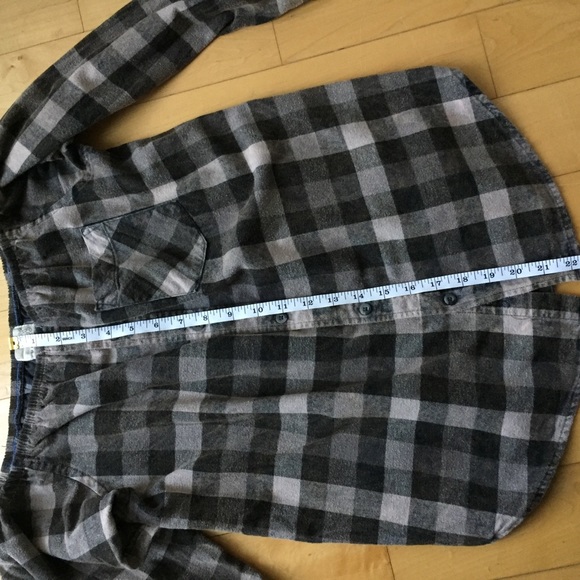 UO | Urban Renewal Off-Shoulder Button down Shirt - Picture 7 of 11